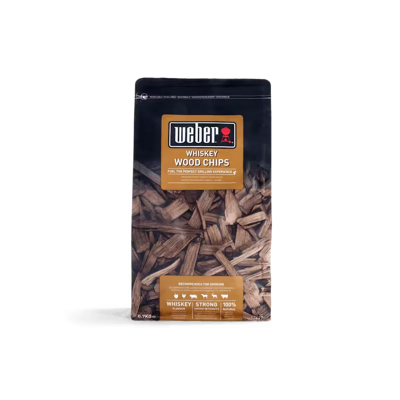 Weber Whisky Oak Smoking Wood Chips (700g) - Enhance Pork & Poultry with Authentic Barrel Flavor