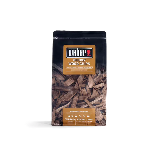 Weber Whisky Oak Smoking Wood Chips (700g) - Enhance Pork & Poultry with Authentic Barrel Flavor