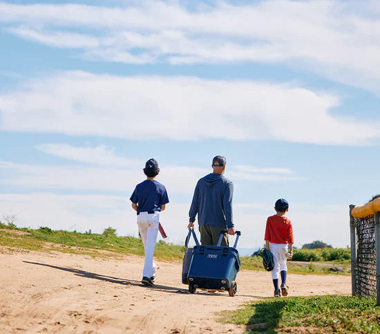 Yeti Roadie 32 Wheeled Cooler Box - Big Sky Blue - Durable & Portable